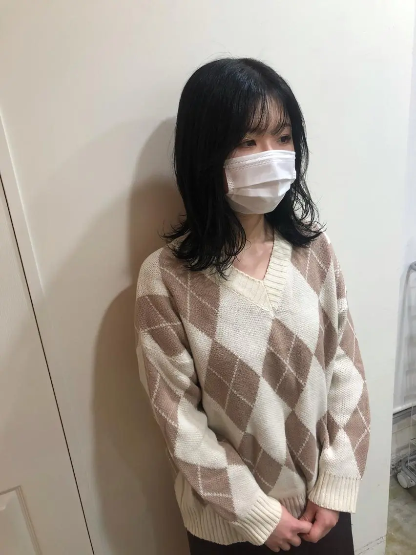 ミディアム カラー カット ヘアカラー トリートメント MIOベージュカラー 柔らかいカラーのヘアスタイル