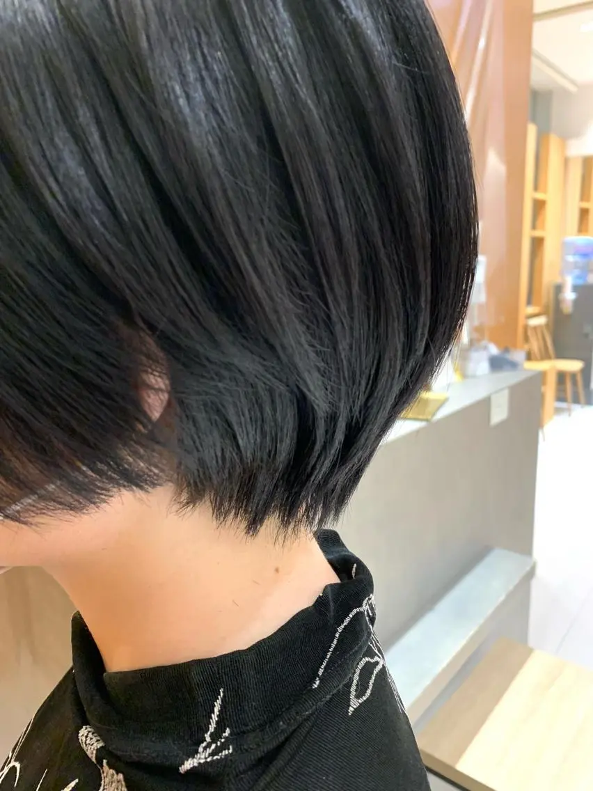 ショート 丸みショート くびれヘア ショートヘア ARMONY秋山輝也 コテ巻き風パーマ特化のヘアスタイル