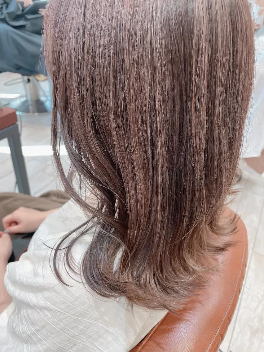 ミディアム カラー ベージュカラー ハイライトカラー ハイライト カット ヘアカラー トリートメント 🦖鶴岡 香純🦖のヘアスタイル