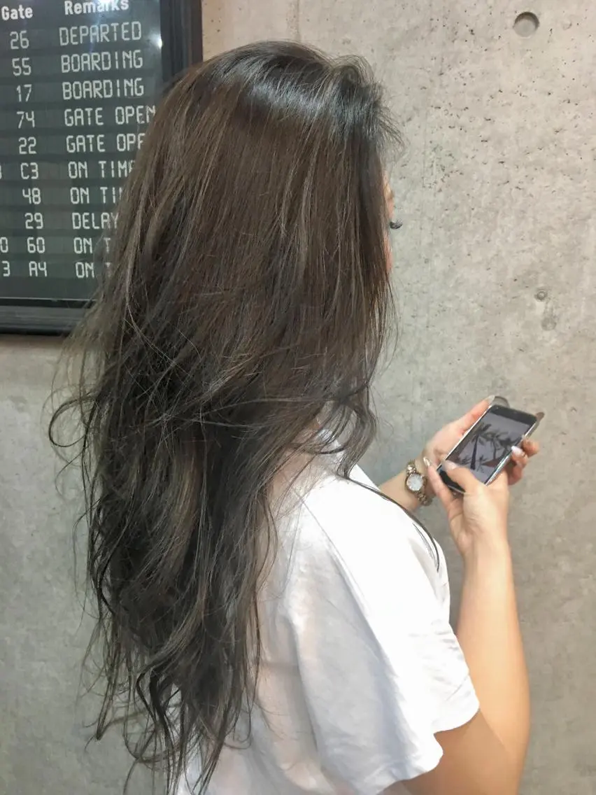 ロング カラー ハイライトカラー ハイライト ロング 鷺谷 玲奈のヘアスタイル