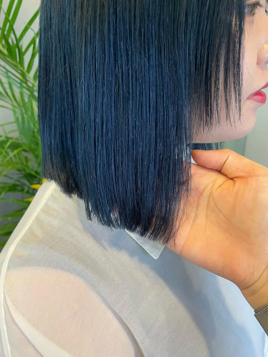 ミディアム カラー ハイトーン/レイヤー 似合わせ・ユキノのヘアスタイル