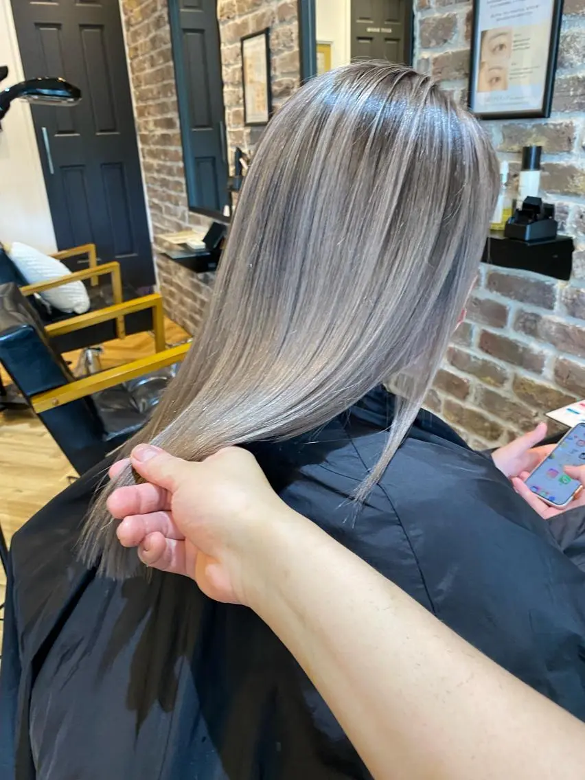 ミディアム ヘアカラー 大内田 凌馬のヘアスタイル