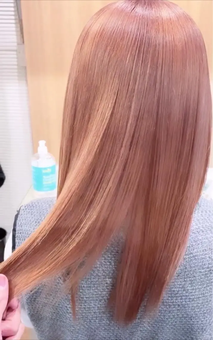 セミロング カラー ヘアアレンジ ハイライトカラー ハイトーンカラー ハイライト ✨ハイクオリティ✨ 山本香也のヘアスタイル