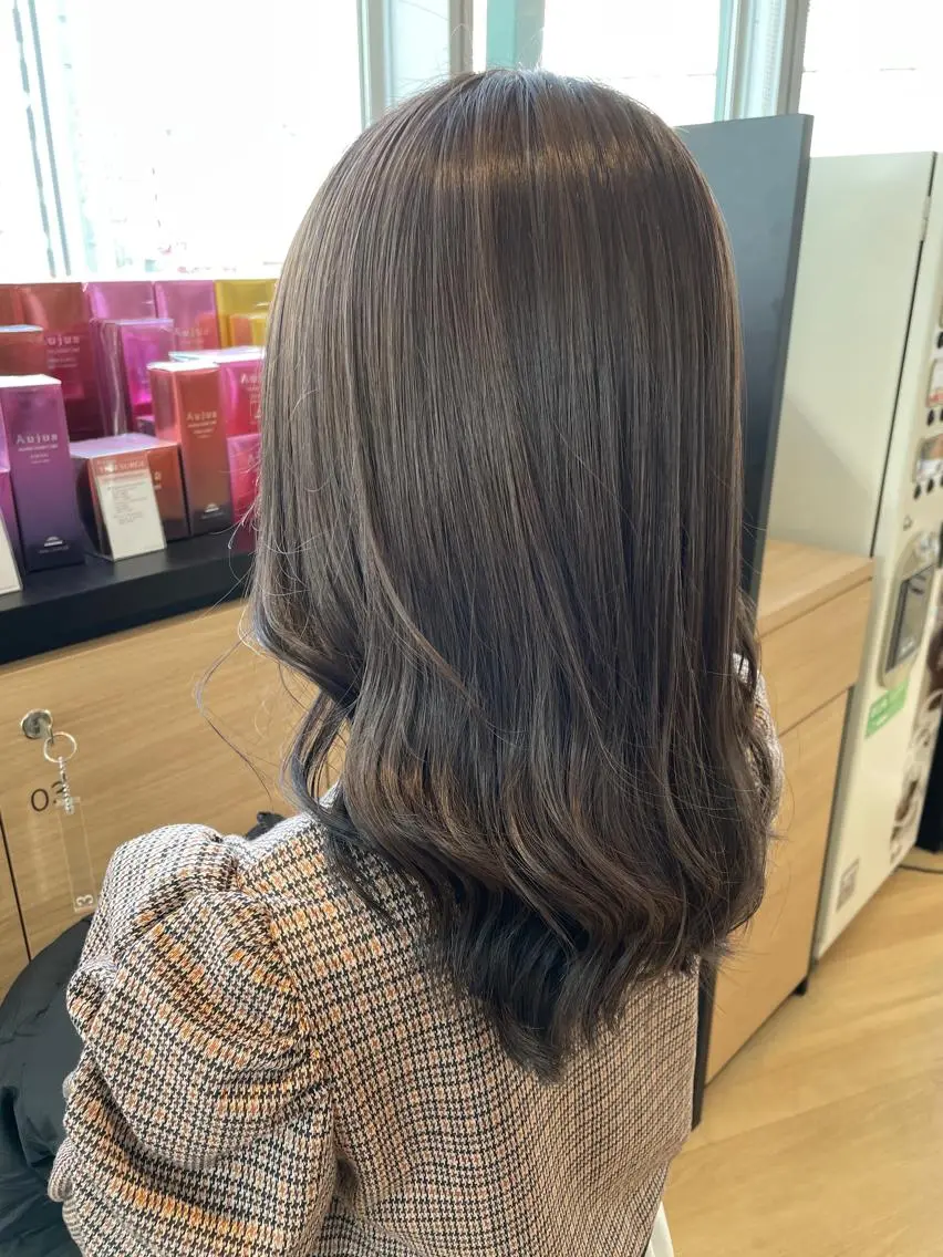ミディアム カラー ヘアカラー トリートメント 美髪形成!色素改善! 秋田 和輝のヘアスタイル