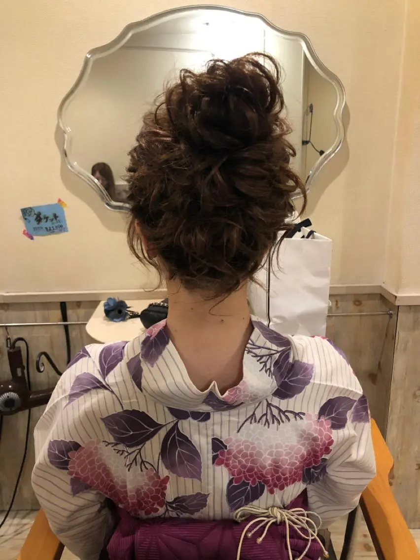 ロング ヘアアレンジ お団子ヘア 着付け vi viのヘアスタイル