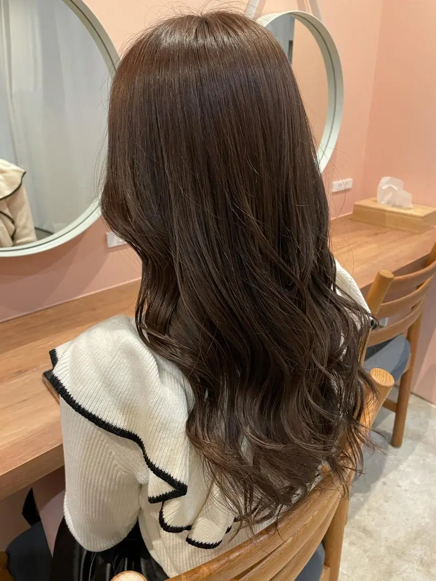 セミロング カラー ヘアアレンジ REONA🪽✨薬院 レイヤーカット🫧のヘアスタイル