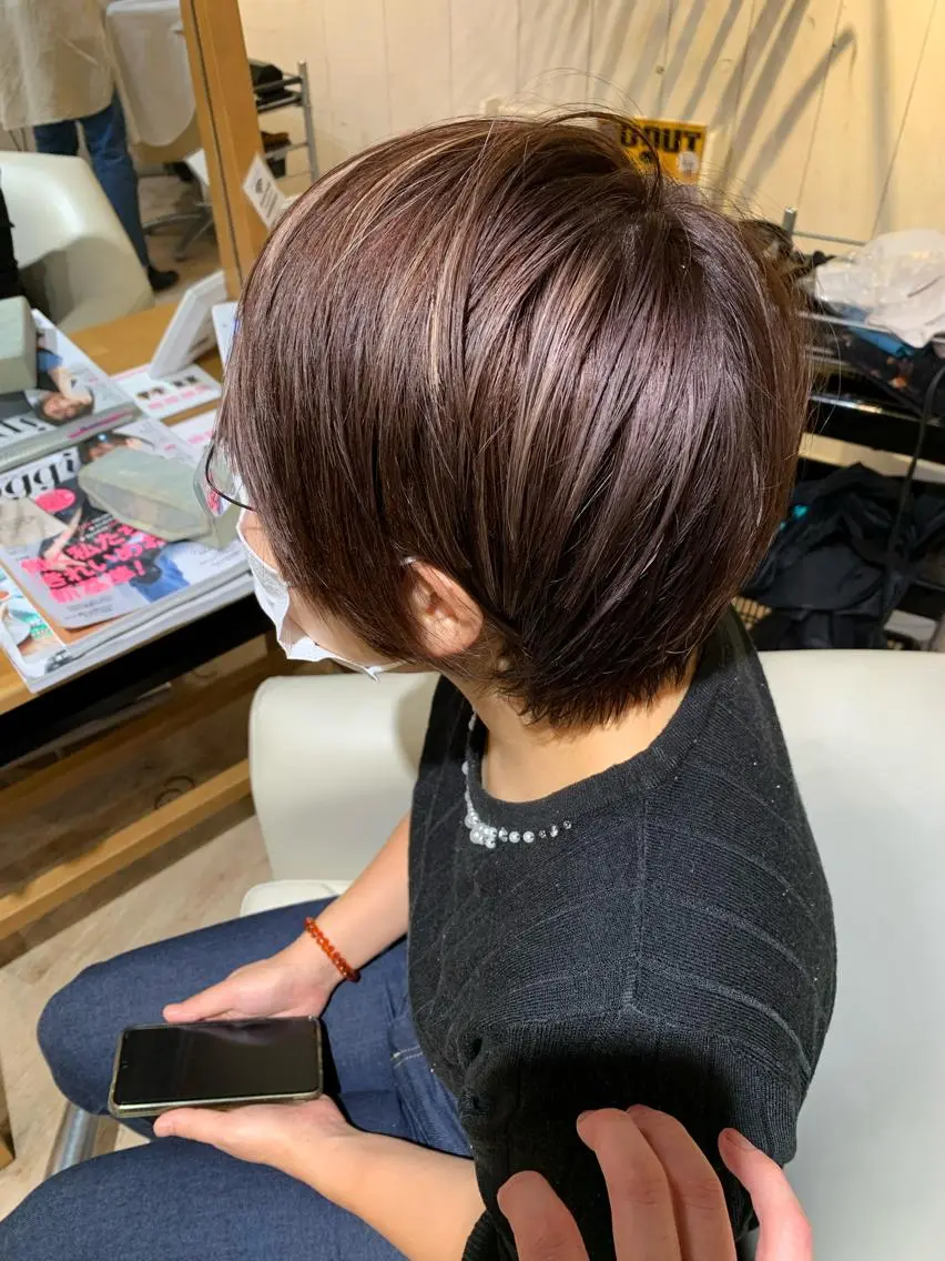 ショート カラー カット ヘアカラー トリートメント 白髪ぼかしハイライト 柳川拓哉のヘアスタイル