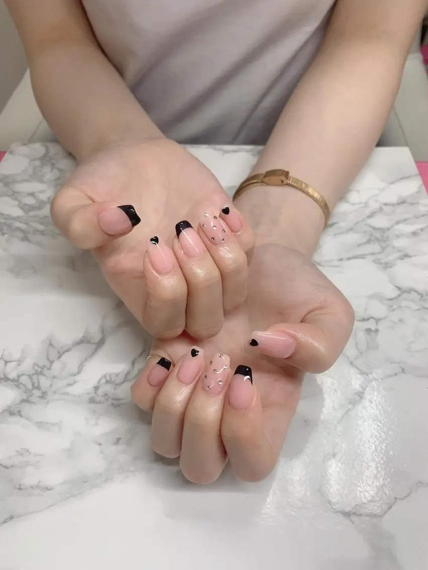ネイル フレンチネイル はな💎ネイル ワンホン、長さ出しのネイルデザイン