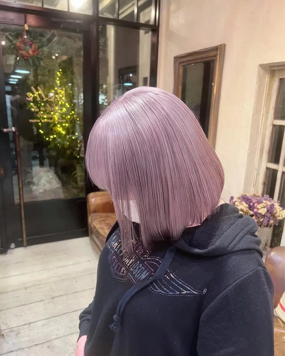 ミディアム カラー ブリーチ ラベンダーカラー カット ヘアカラー トリートメント 抜きっぱなしブロンド /ハイトーン/カナタのヘアスタイル