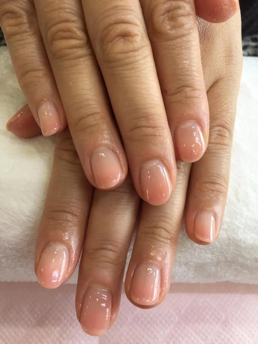 ネイル グラデーション ストーンネイル Sakura NaiLのネイルデザイン