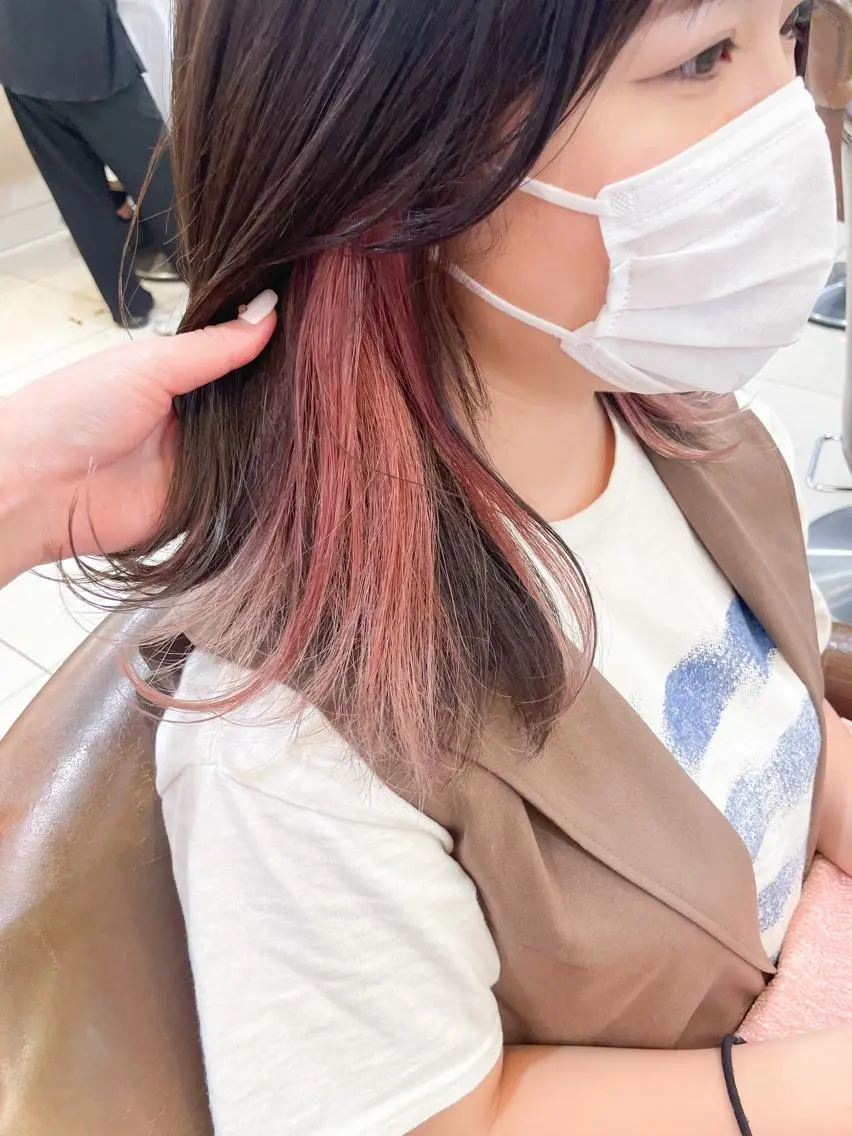 ミディアム カラー インナーカラー ピンクカラー ヘアカラー ✨カラー支持No.1 🧸ワキ カナコ🧸のヘアスタイル