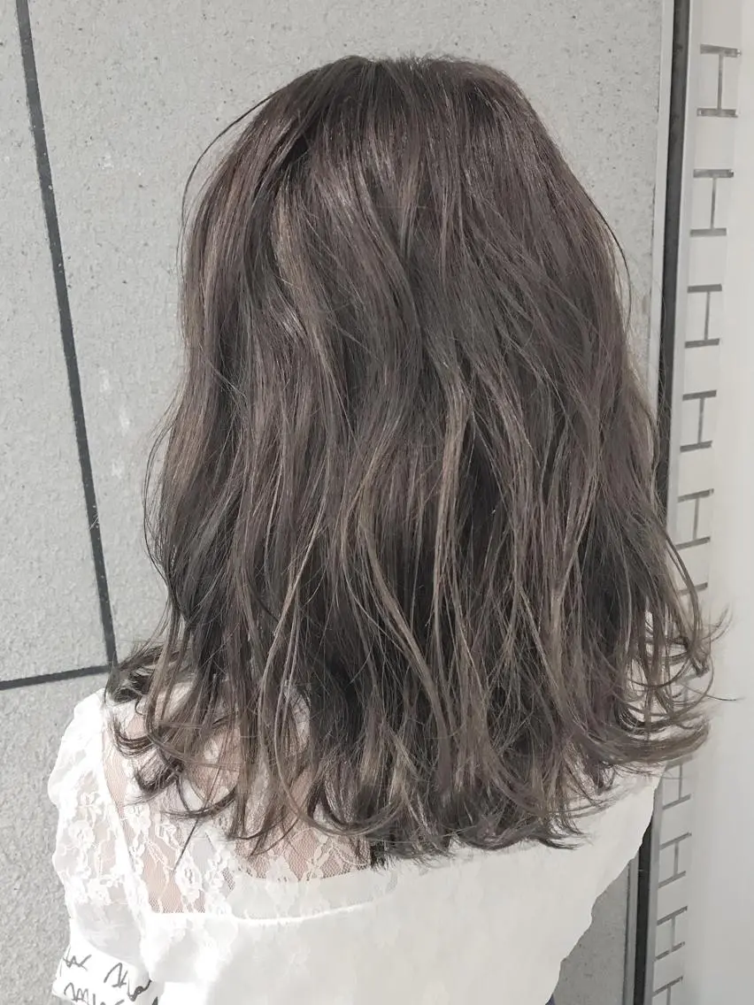 ショート カラー グレージュ ハイライトカラー ハイライト ヘアカラー BOX mico.のヘアスタイル