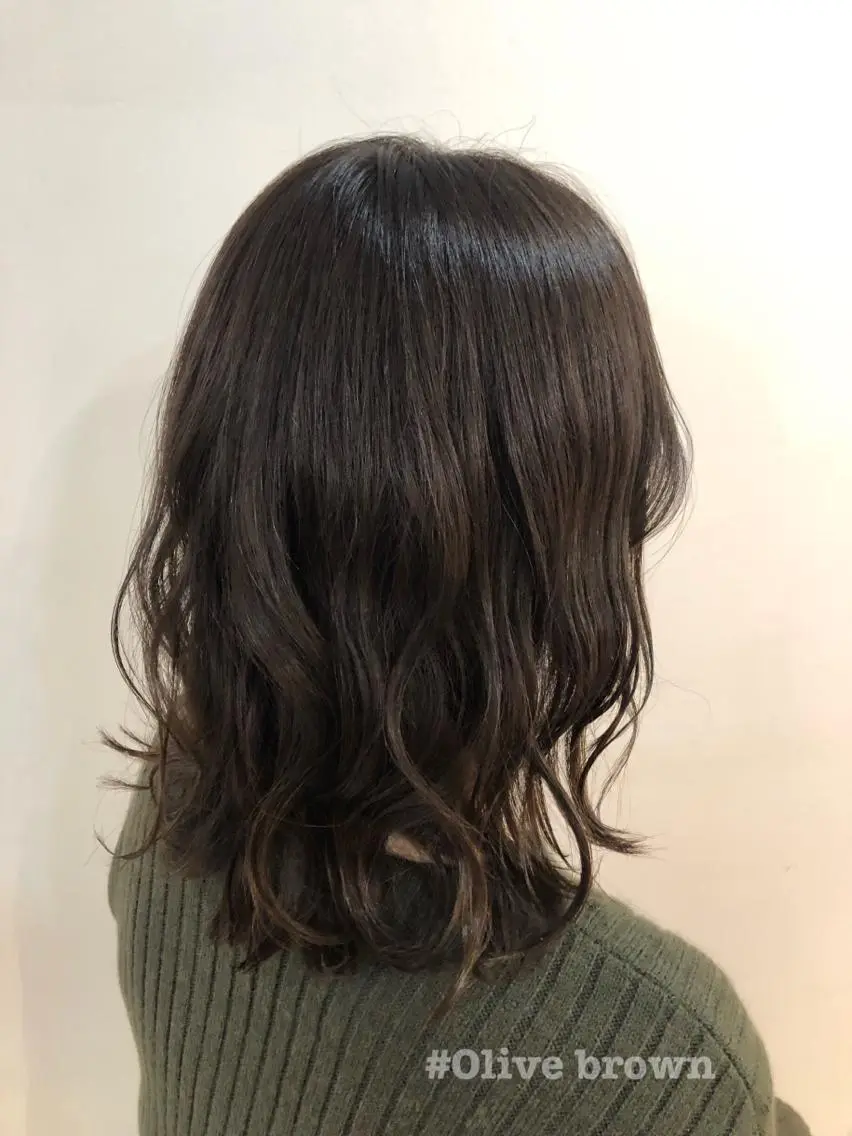 ミディアム カラー ブリーチ ブラウンカラー ブリーチなしカラー オリーブブラウン オリーブカラー 🤍中野 レオ🤍のヘアスタイル