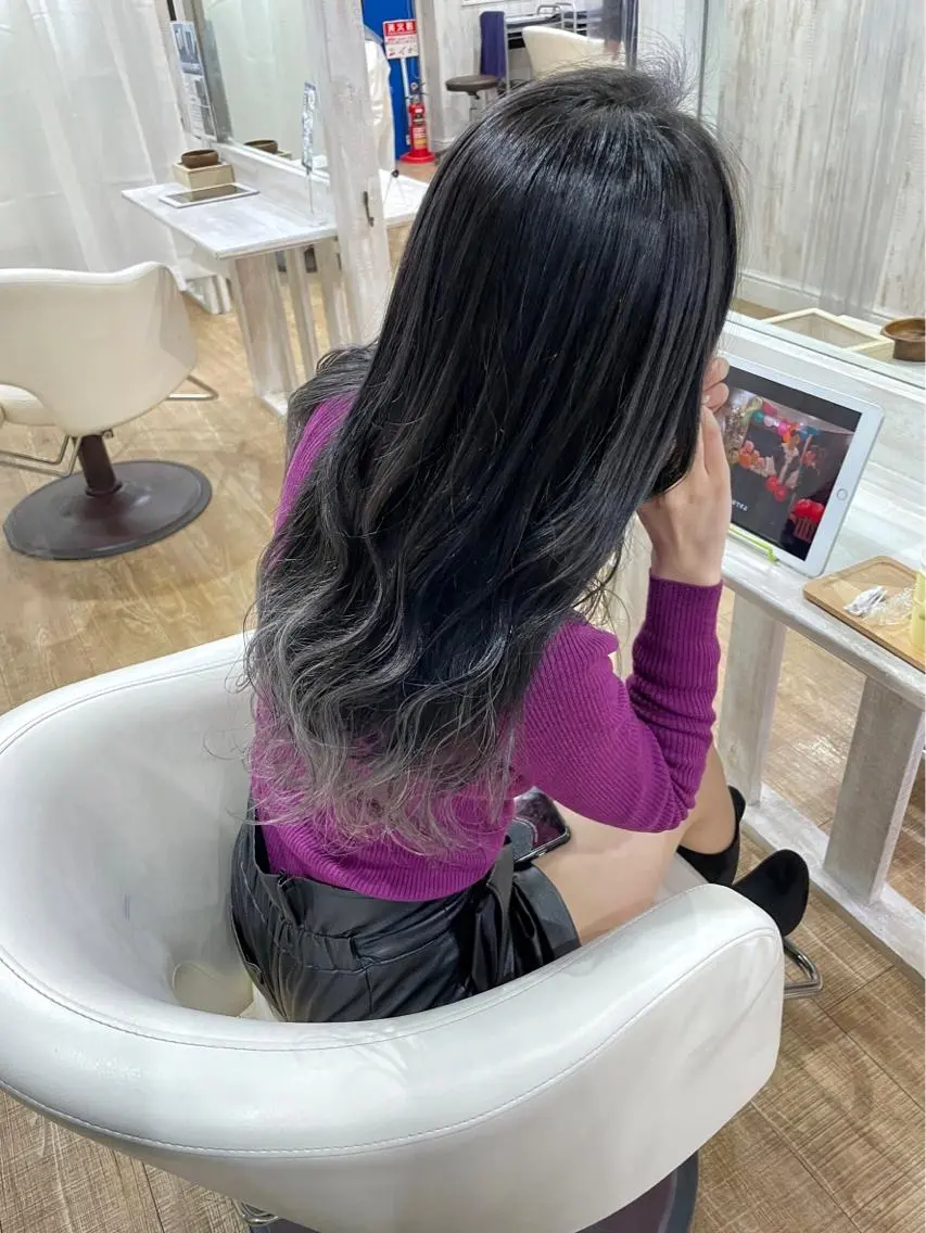 カラー white.梅田 デザインカラー🦄のヘアスタイル