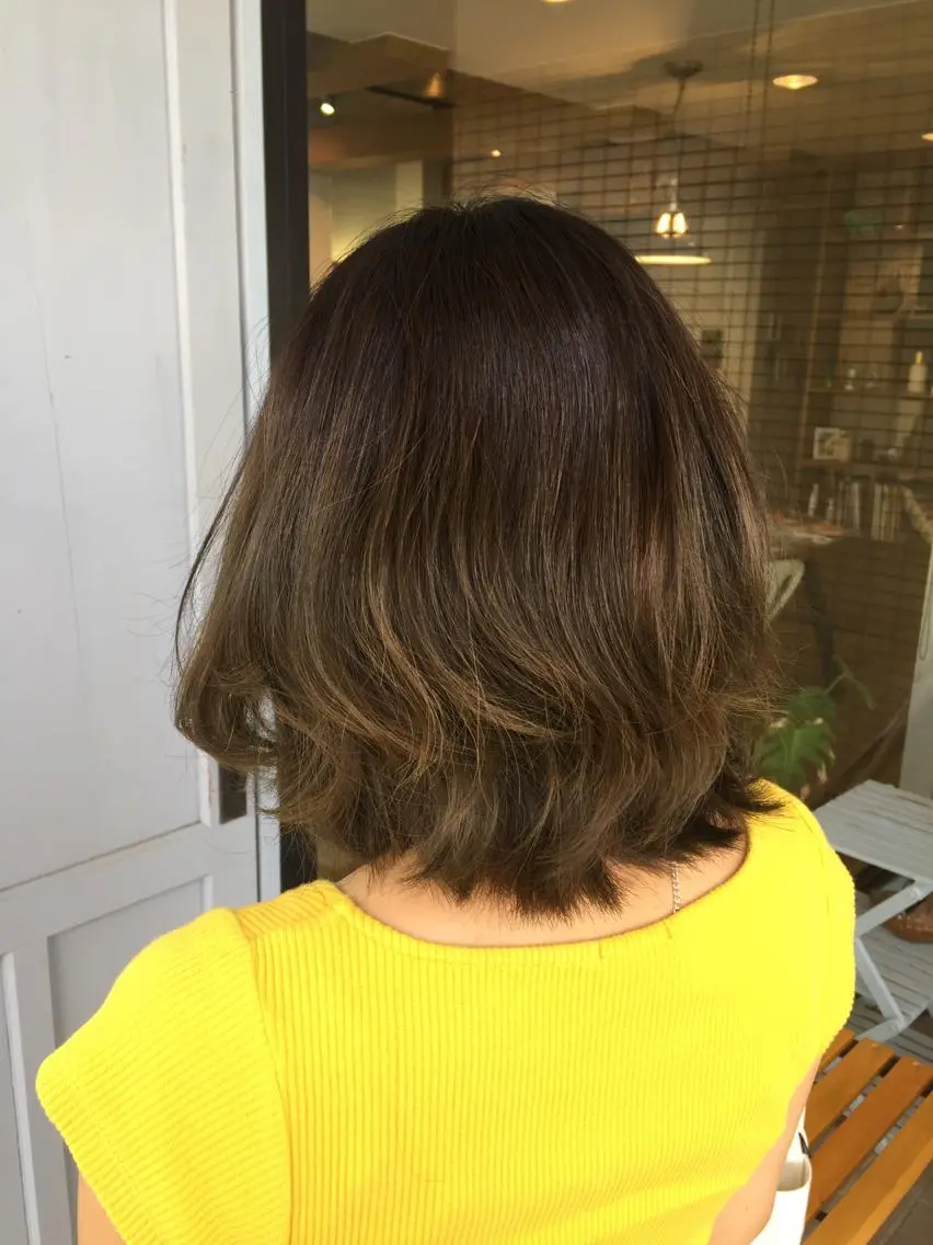 ミディアム カラー アッシュ グラデーションカラー ツキダテ ユイのヘアスタイル