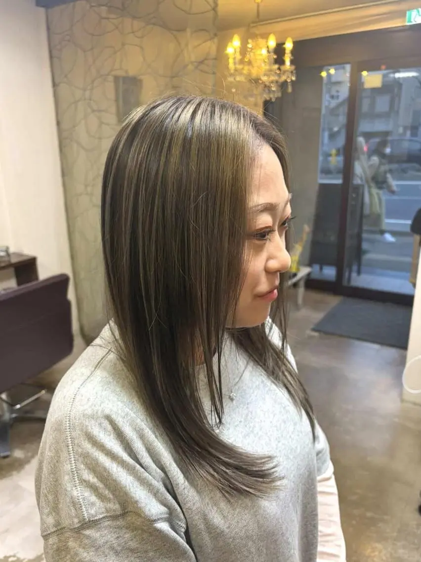 ロング ハイライト レイヤーカット カット ヘアカラー トリートメント 澤崎 希望のヘアスタイル