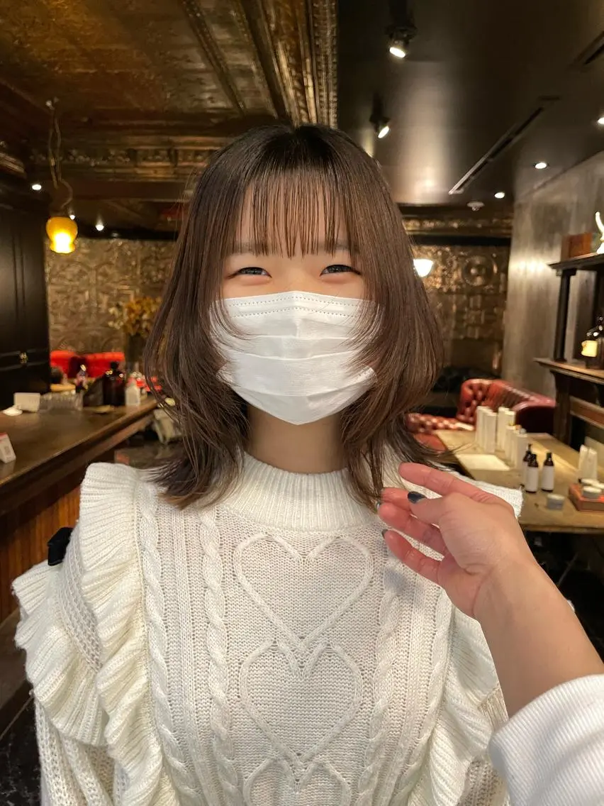 ミディアム カラー パーマ ヘアアレンジ ヘアカラー 縮毛矯正 トリートメント くびれレイヤー/艶 カラー　MADOKAのヘアスタイル