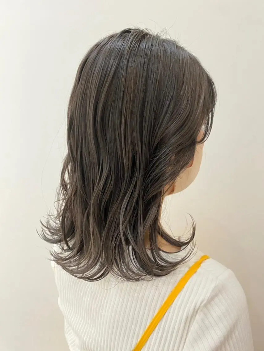 カラー 透明感カラー グレージュ 関 桃萌果のヘアスタイル