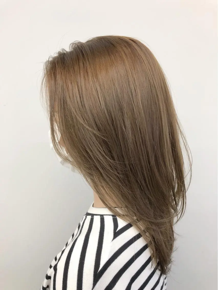 ミディアム カラー ベージュカラー レイヤーカット 代表 YUKI ☆のヘアスタイル