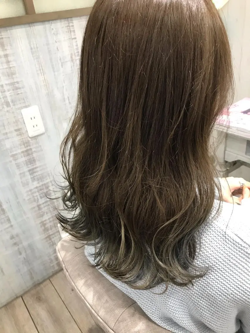 ロング アッシュ ネモトメイナ🌿 今月末で退職しますのヘアスタイル