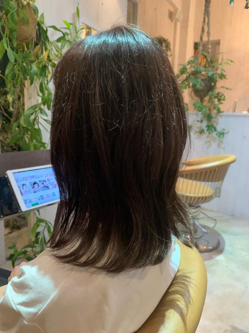 ミディアム カラー アッシュ アッシュブラウン ブラウンカラー 長尾 桃佳のヘアスタイル