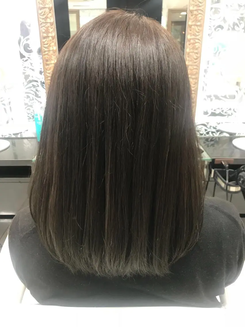 セミロング カラー 米良 志織のヘアスタイル