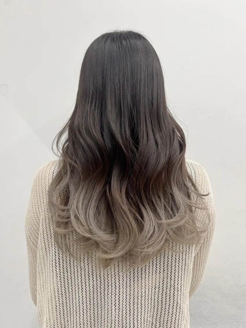 セミロング Flora by siestaのヘアスタイル