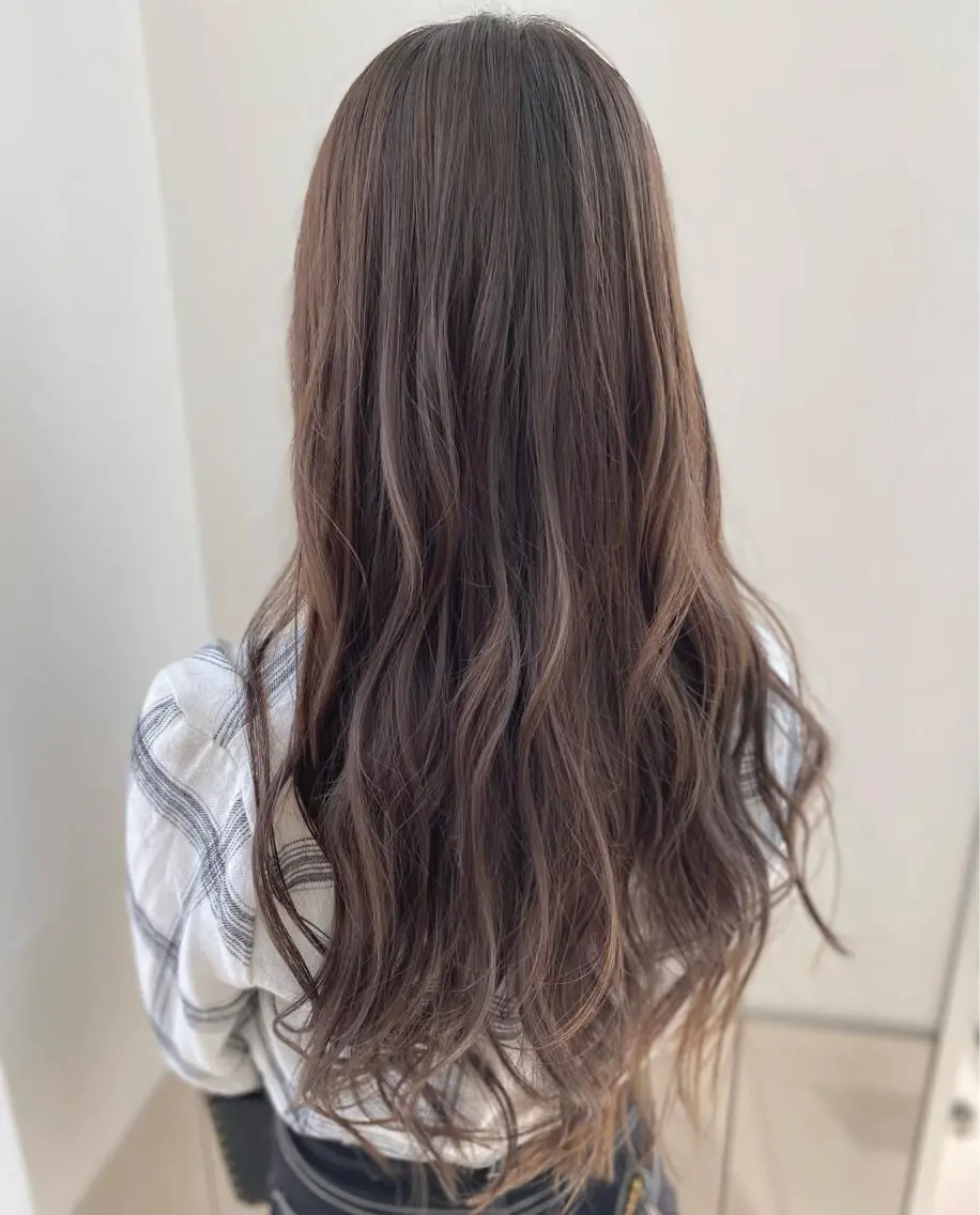 ロング カラー グレージュ ハイライトカラー ハイライト 川合 勇気のヘアスタイル