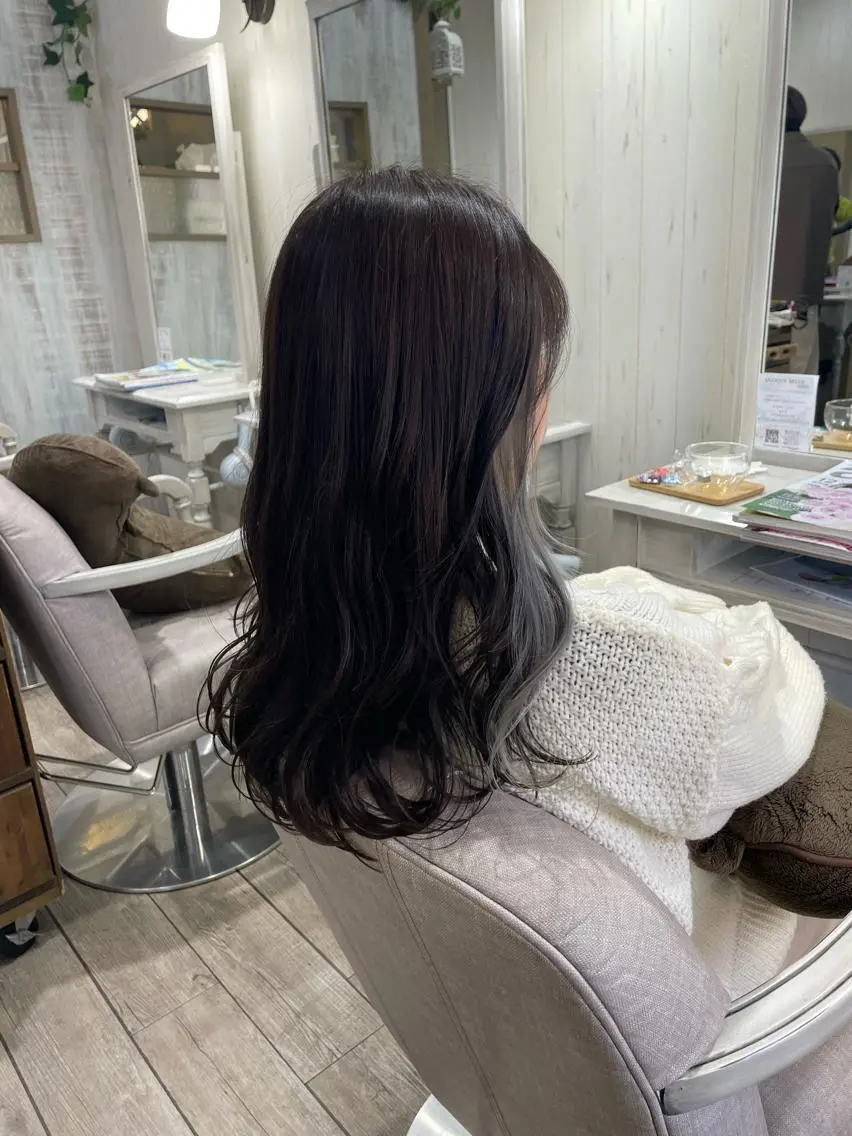 セミロング ネモトメイナ🌿 今月末で退職しますのヘアスタイル