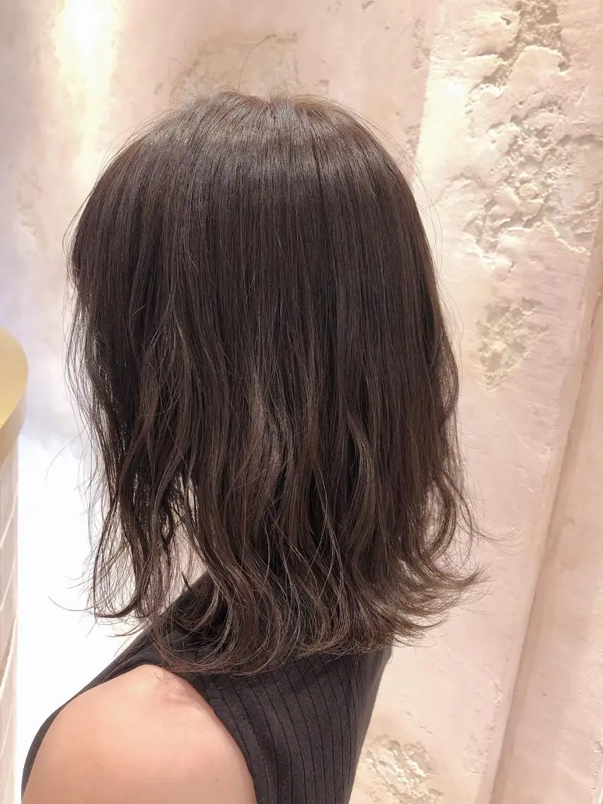 ミディアム アッシュ アッシュグレー アッシュグレージュ カット ヘアカラー トリートメント 代表山口ひな 髪質改善のプロのヘアスタイル