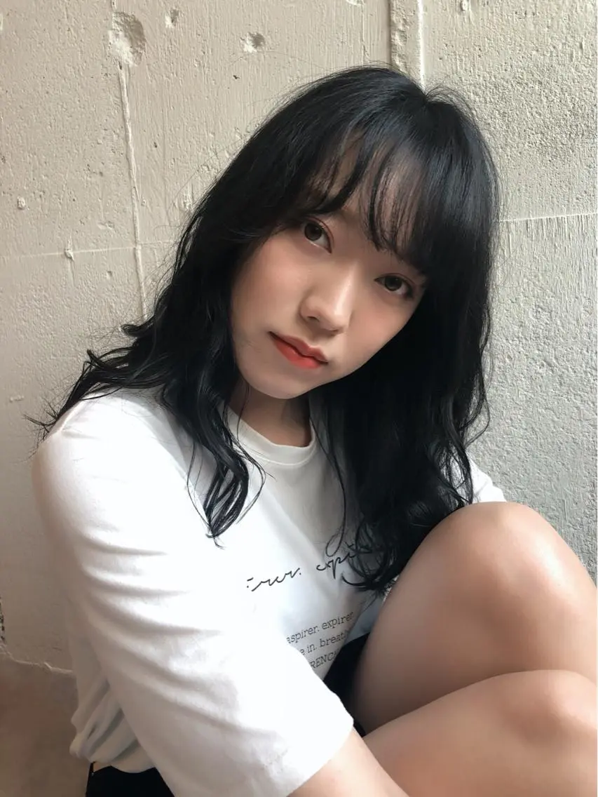 セミロング あらき ちさとのヘアスタイル