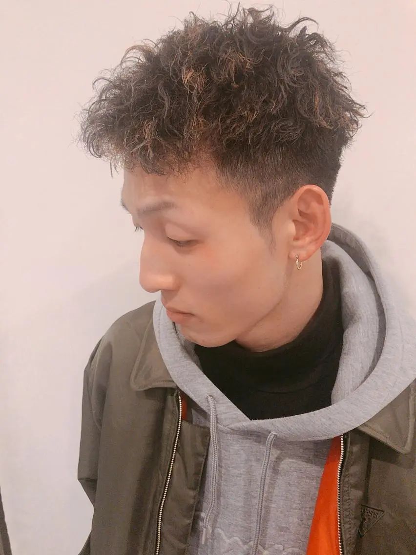 ショート カラー パーマ ヘアアレンジ メンズ メンズパーマ メンズツイストパーマ ツイストパーマ カット パーマ ちこ .のヘアスタイル