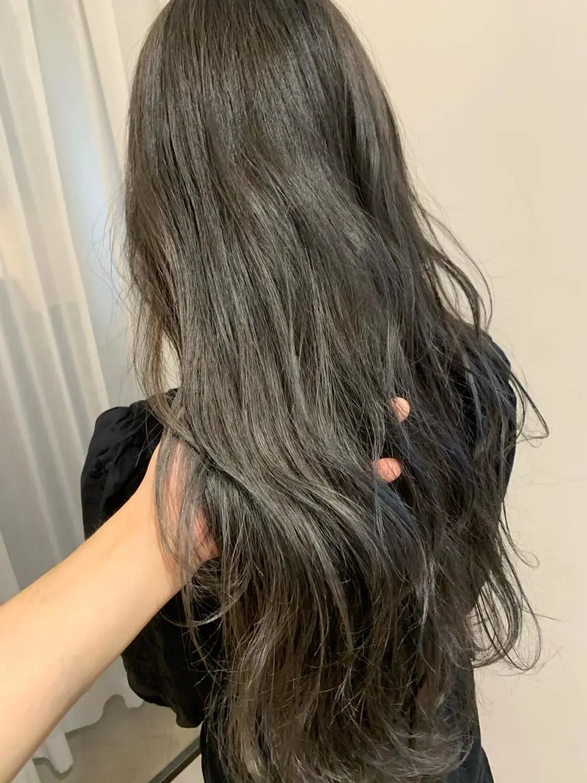 ロング カラー ネイル ハイトーンボブ 前田 表参道　グレージュのヘアスタイル