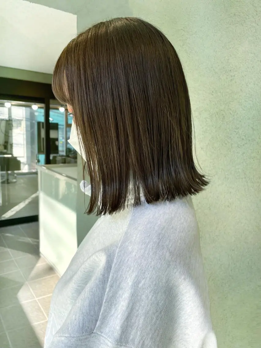 ミディアム カラー ベージュカラー 切りっぱなしロブ カット ヘアカラー トリートメント HIROKI ”博多 /ボブのヘアスタイル
