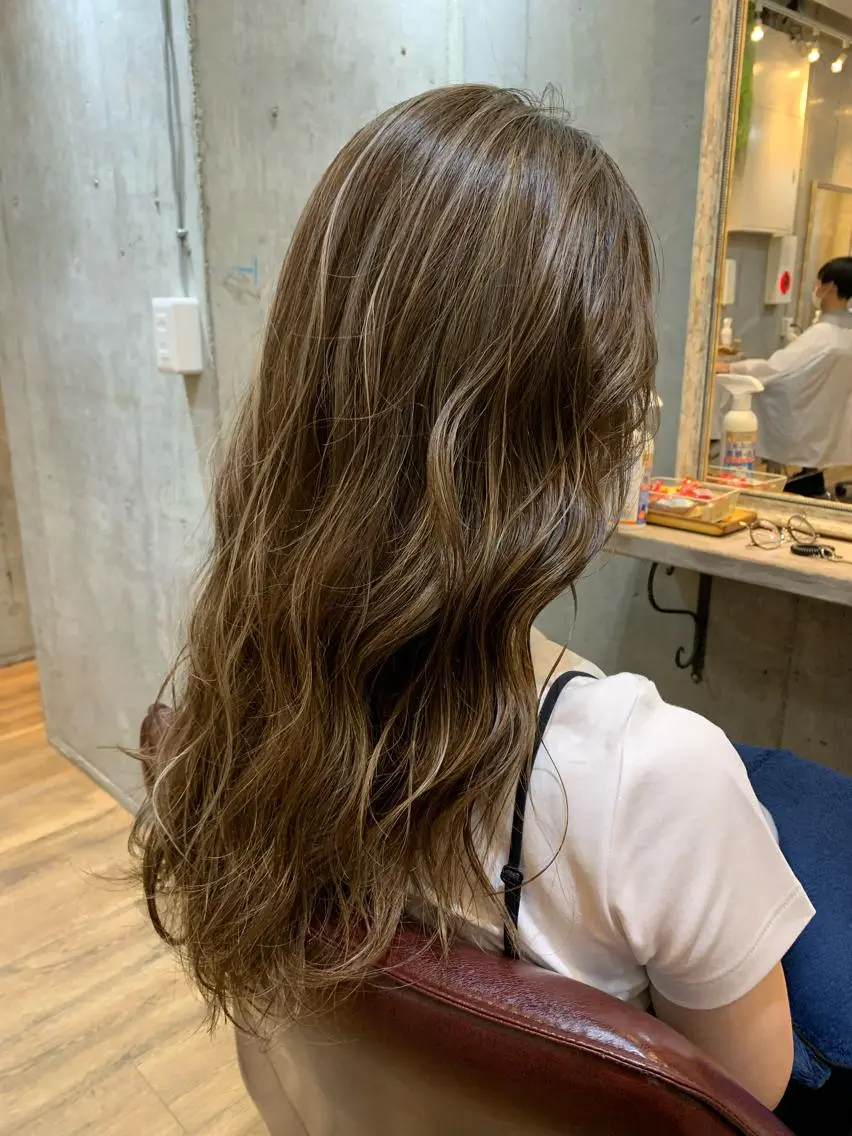 ロング カラー 安達 俊亮のヘアスタイル