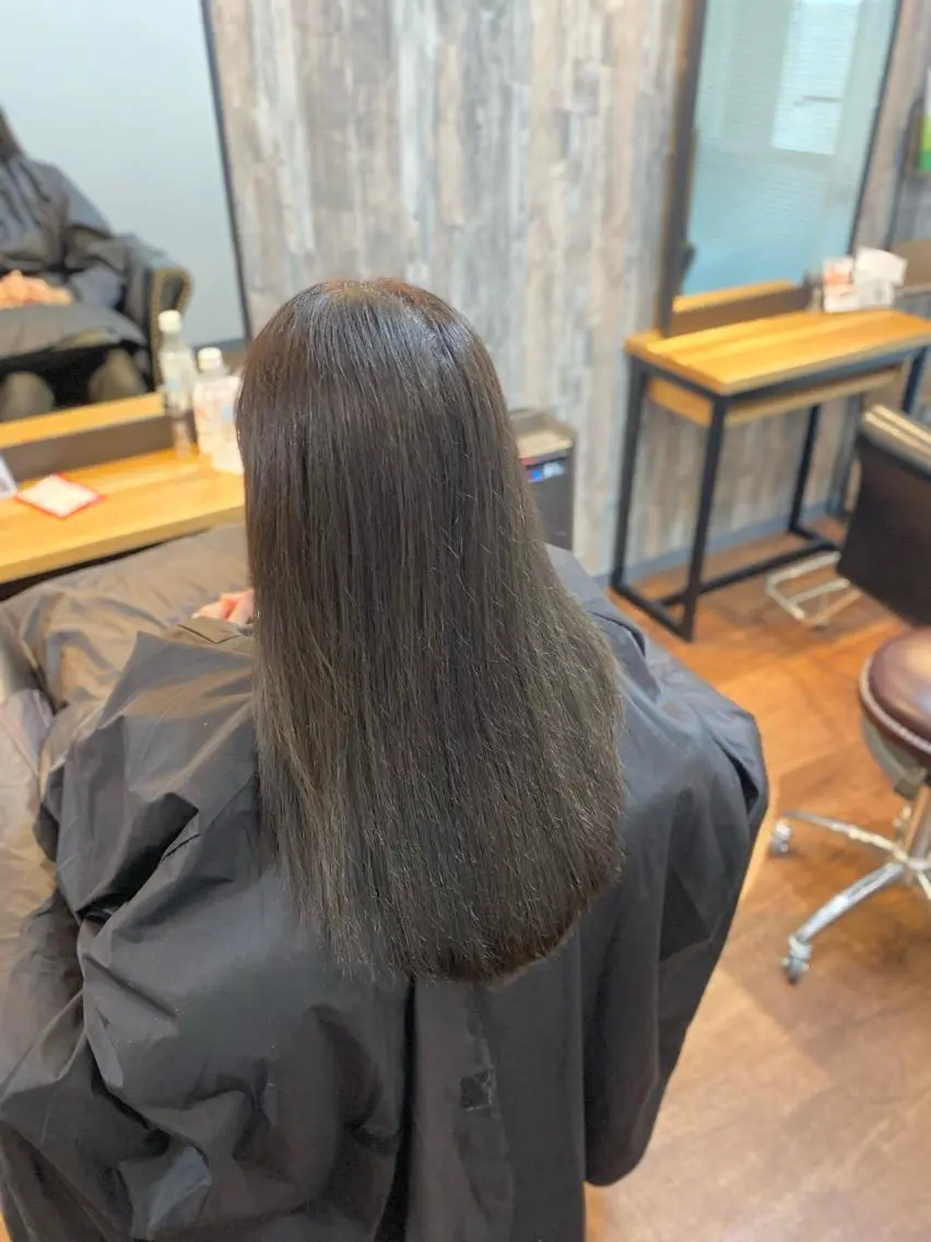 ロング カラー イルミナカラー Luzir⭐︎ GEN⭐︎のヘアスタイル