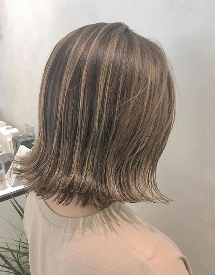 ショート カラー ヘアアレンジ バレイヤージュ ブリーチ ハイライトカラー ハイライト レイヤーカット エグチ アキラのヘアスタイル
