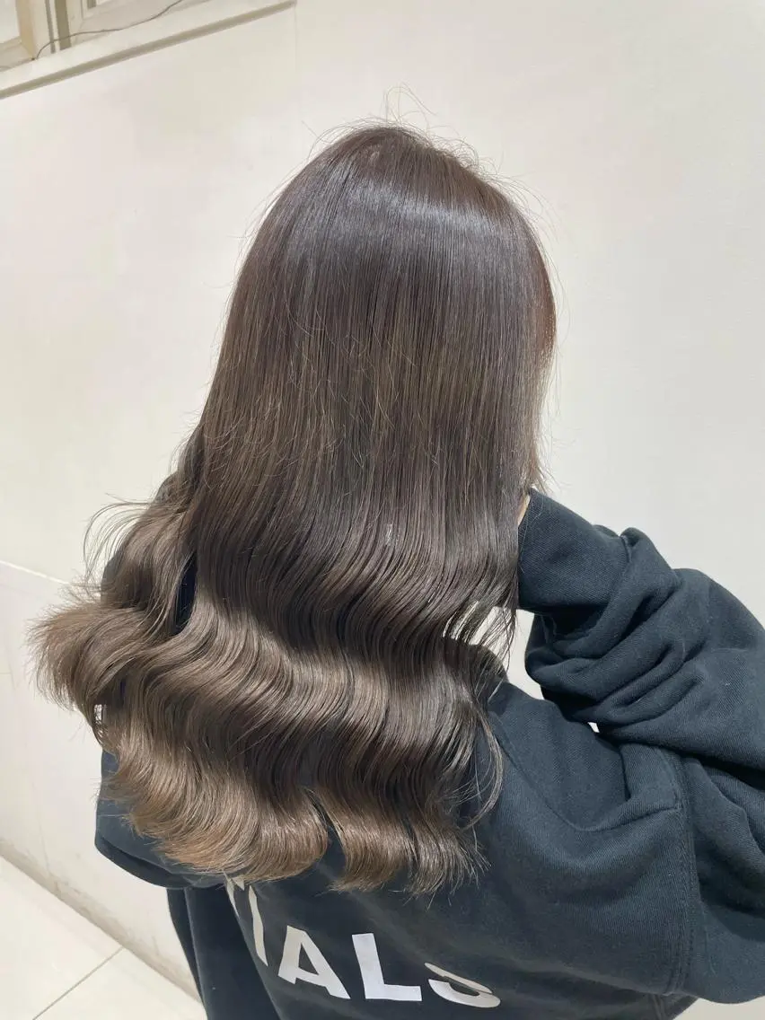 セミロング カラー ヘアアレンジ キッズ ネイル マツエク・マツパ アッシュ ベージュカラー ブラウンカラー ミルクティーベージュ カラーマツエク ヘアカラー トリートメント ヘアセット 髪質改善カラー🦋 田村のヘアスタイル