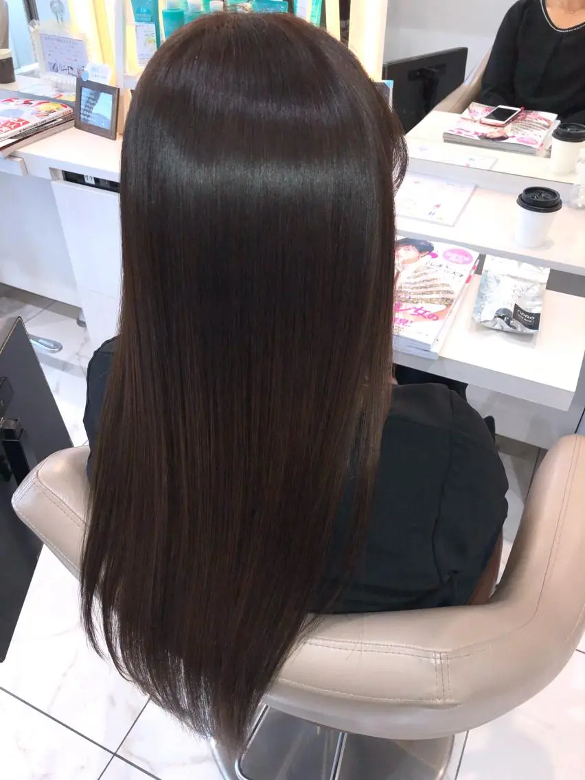 ロング カラー 髪質改善 安井 昴 💫ブリーチ縮毛矯正のヘアスタイル