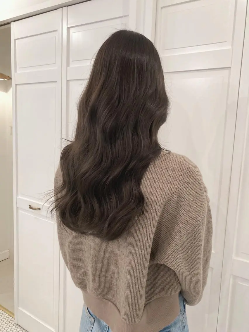 ロング カラー グレージュ オリーブグレージュ オリーブグレー カット ヘアカラー お洒落ベージュ🤎 代官山shibukiのヘアスタイル