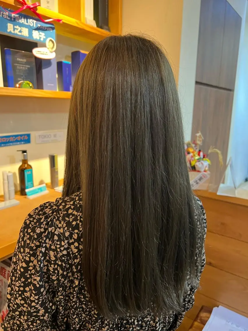 カラー miku 三ノ輪のヘアスタイル