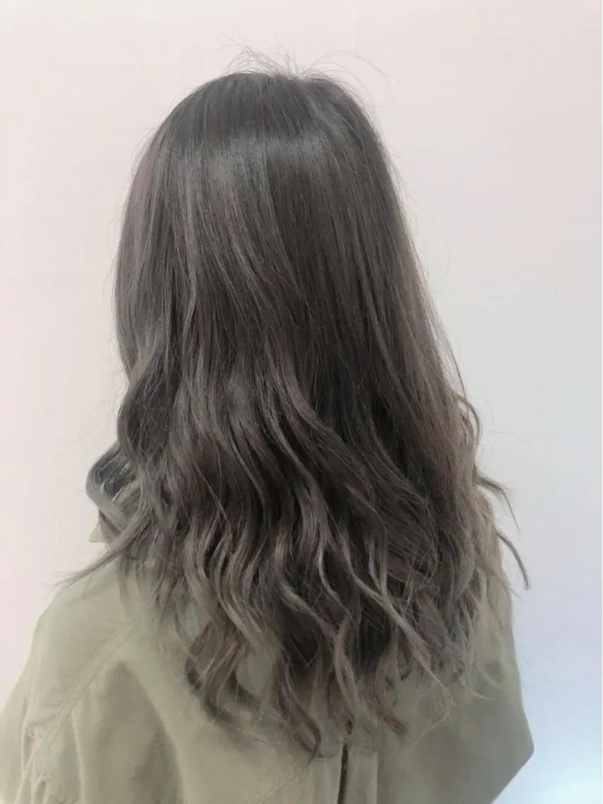 ロング カラー グレージュ 産休中です。 🌹sayu🌹のヘアスタイル