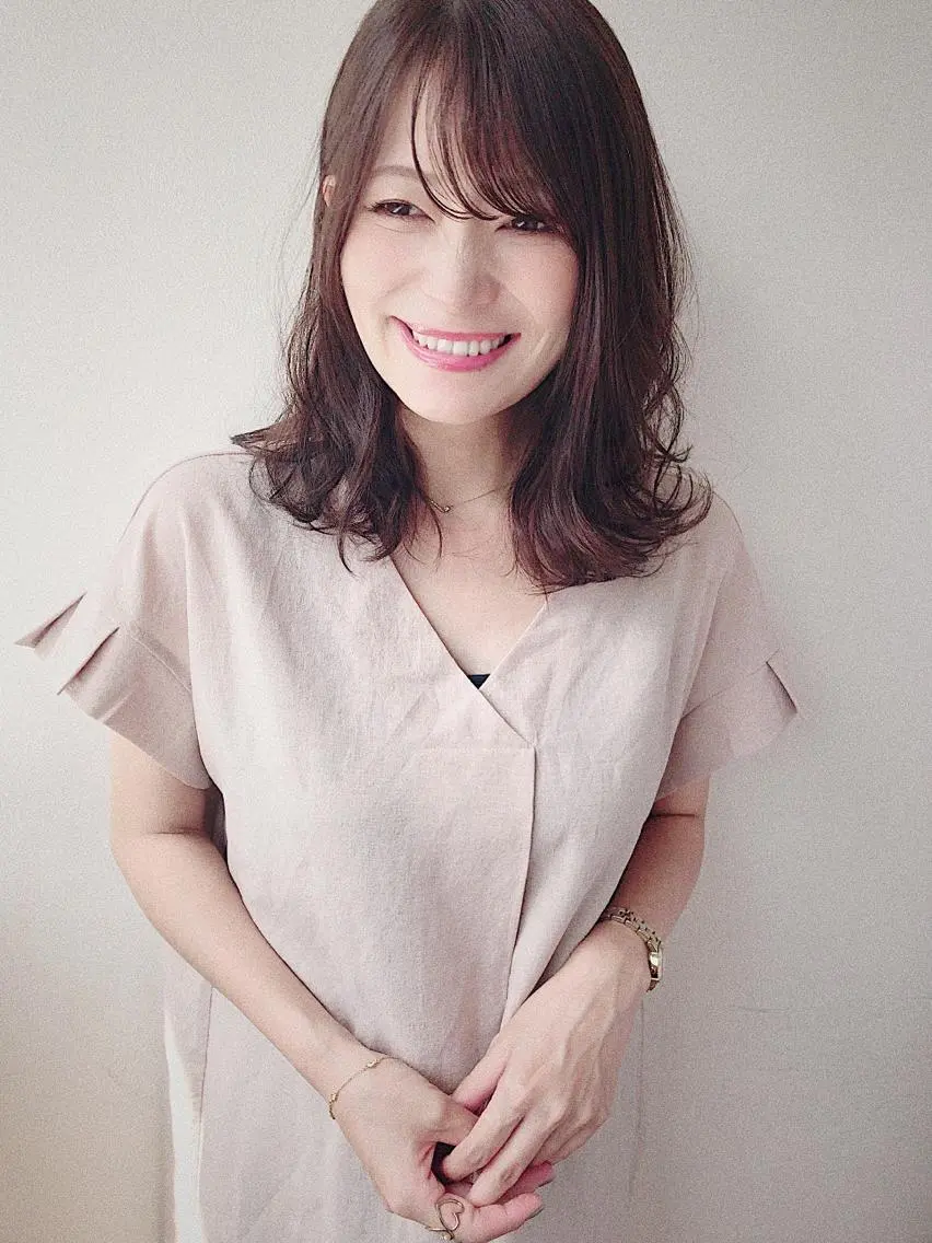 ミディアム ヘアアレンジ ツヤ髪になりたい方へ 🩷柴田知亜希のヘアスタイル