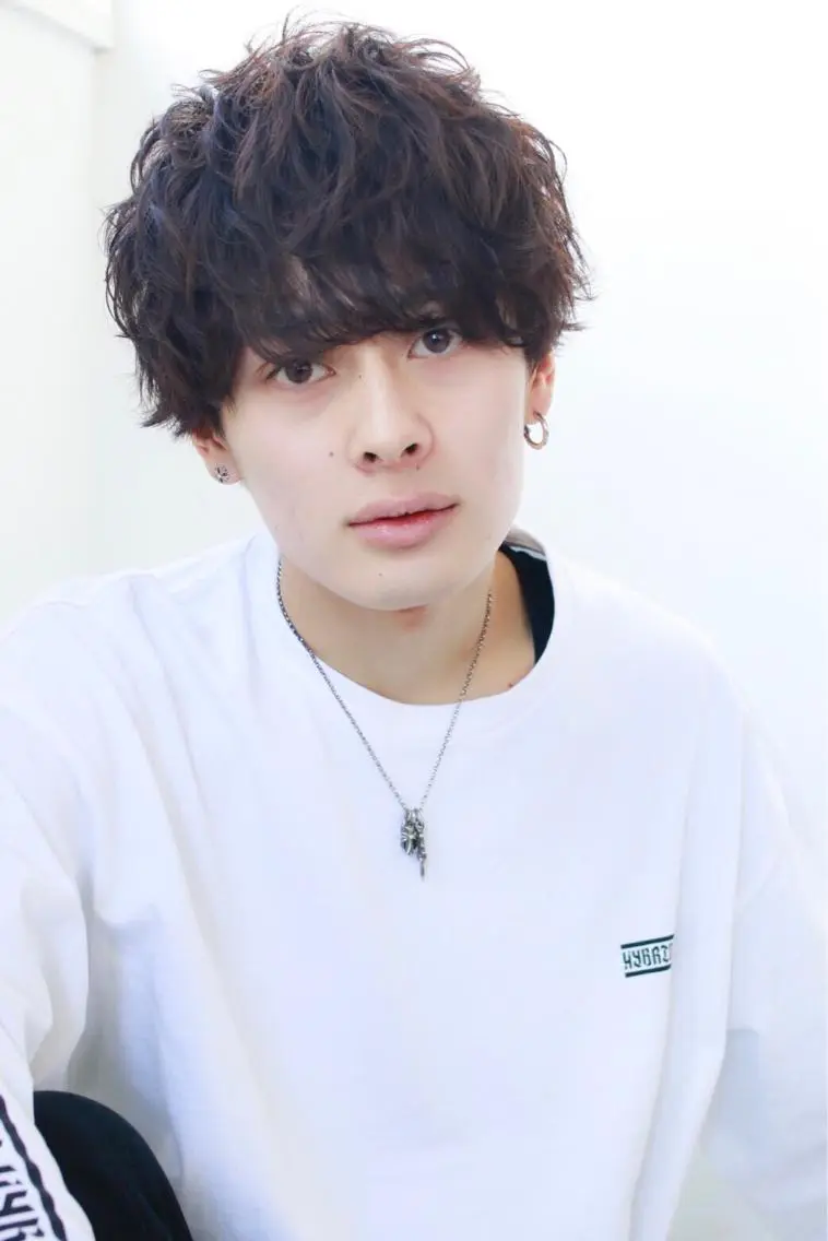 ショート カラー パーマ メンズ マッシュ 赤み消し🌿 透明感カラー🫧のヘアスタイル