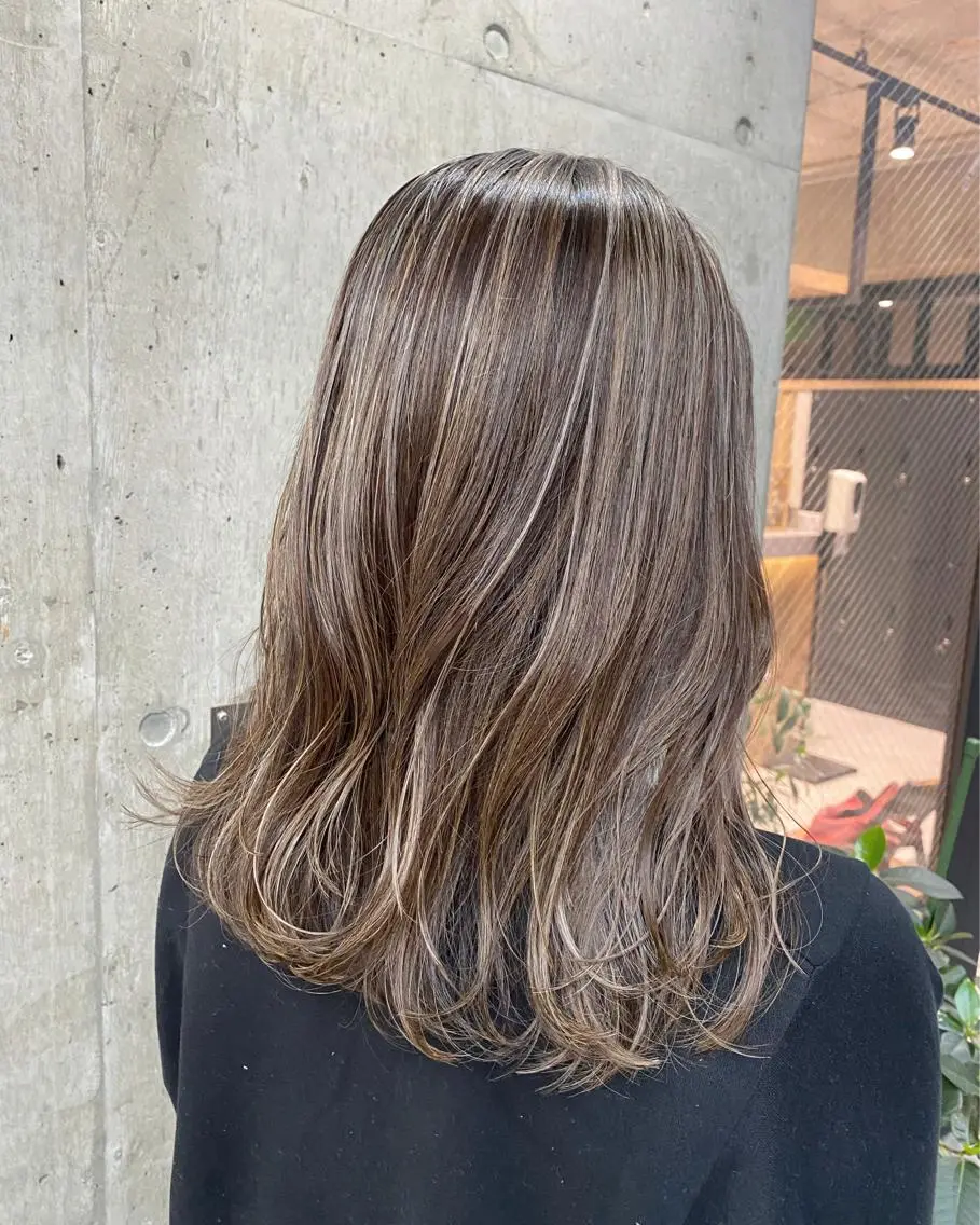 セミロング ハイライト ヘアカラー 🌼透明感カラー ✳︎eri🌼のヘアスタイル