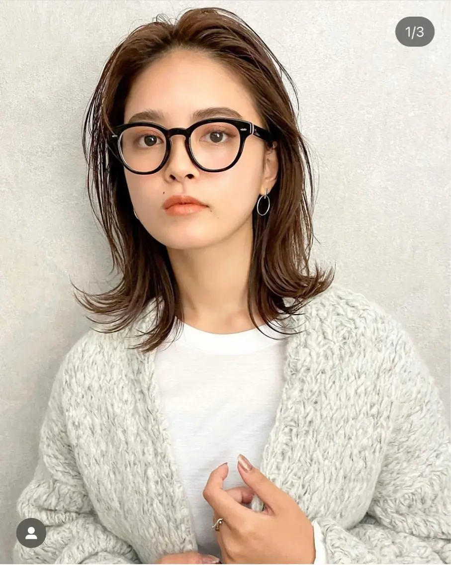 セミロング 箱崎 凪沙のヘアスタイル