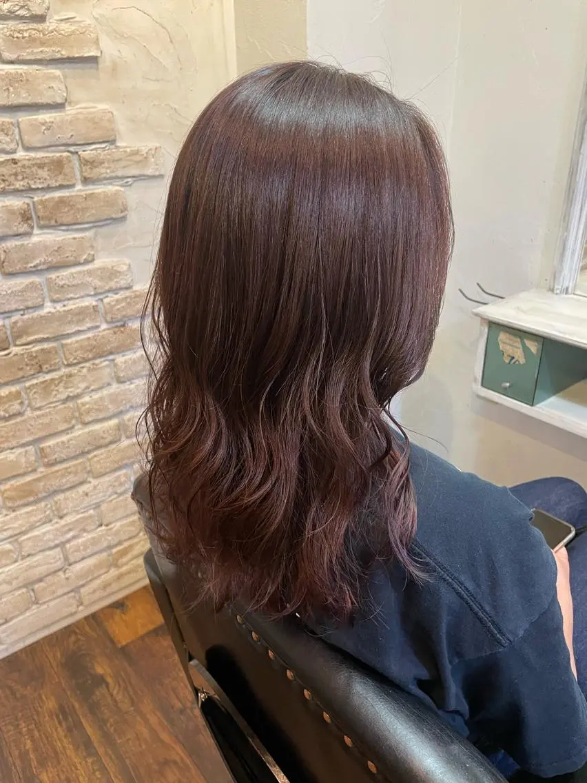 ミディアム Babylone 飯尾 香音のヘアスタイル