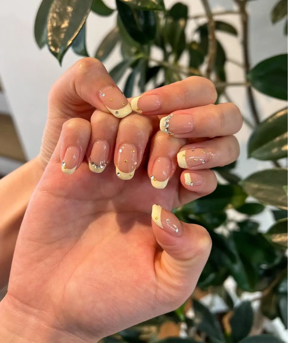 ネイル フレンチネイル パステルネイル 黄色 ハンドネイル risol. NAILのネイルデザイン