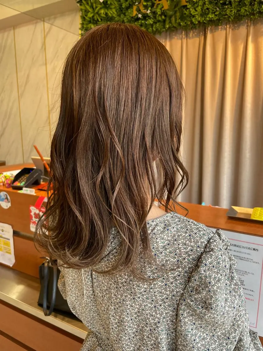 ロング ヘアカラー 本田 卓也のヘアスタイル