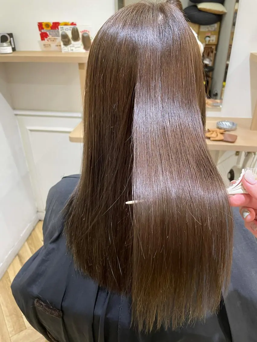 セミロング 縮毛矯正 髪質改善お任せ ください♪ひとみのヘアスタイル